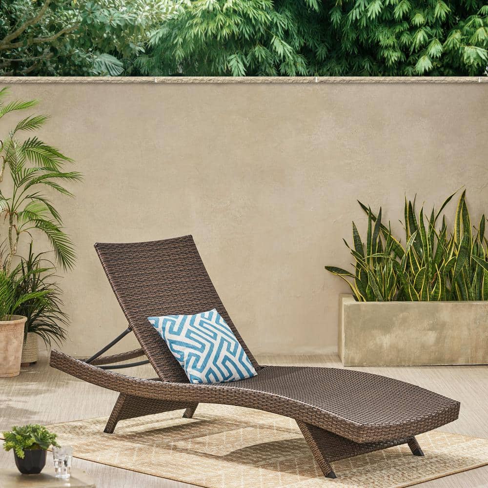 Salem Mocha 1-Piece Wicker Outdoor Patio Chaise Lounge with Adjustable Back