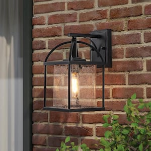 El campo 13 in. 1-Light Matte Black Dusk to Dawn Hardwired Outdoor Wall Lantern Scone with Crackle Glass (1-Pack）