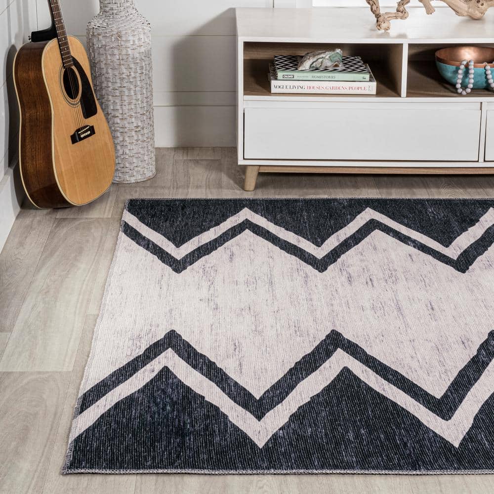Ivory Chevron Handcrafted 4' x 6' Easy-Care Synthetic Area Rug