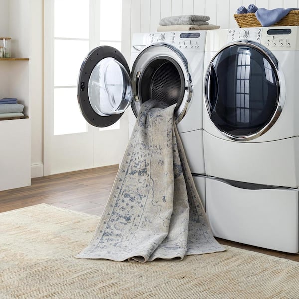 Lillian Light Blue/Light Gray Medallion 7 ft. x 9 ft. Machine-Washable Indoor Area Rug