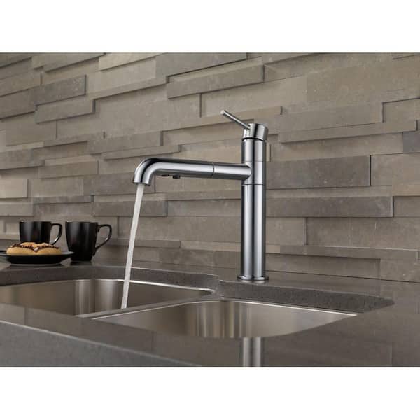 Trinsic Single-Handle Pull-Out Sprayer Kitchen Faucet In Arctic Stainless