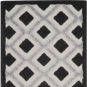 Charlie 2 X 8 ft. Black and White Geometric Indoor/Outdoor Area Rug