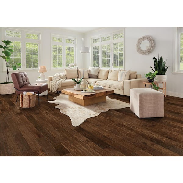 Bruce American Vintage Mocha Oak 3/4 in. T x 5 in. W Scraped Solid Hardwood Flooring (23.5 sq.ft./ctn)