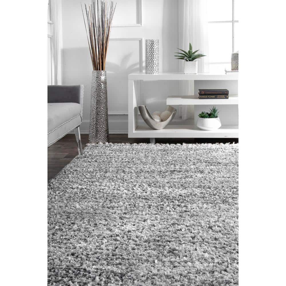 Contemporary Gray 4' x 6' Braided Shag Area Rug