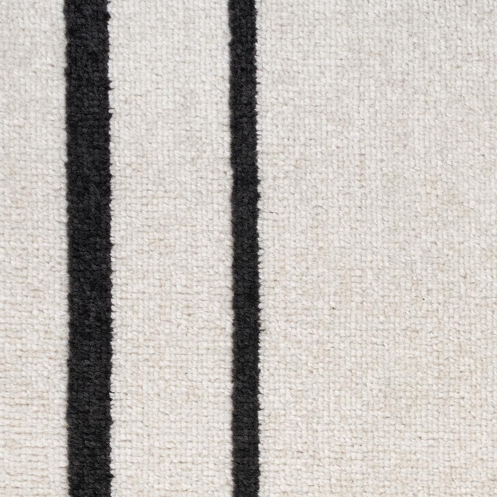 Ivory & Black Contemporary Outdoor 8' x 10' Polypropylene Area Rug