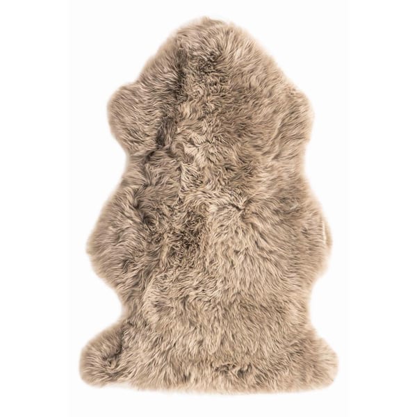 Milan Vole 2 ft. x 3 ft. Shearling Single Sheepskin Area Rug