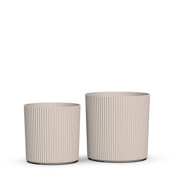 Serene Chai Plastic Indoor/Outdoor Planter with Drainage Holes (14 in. W x 14 in. H, and 12 in. W x 12 in. H), 2-Pack