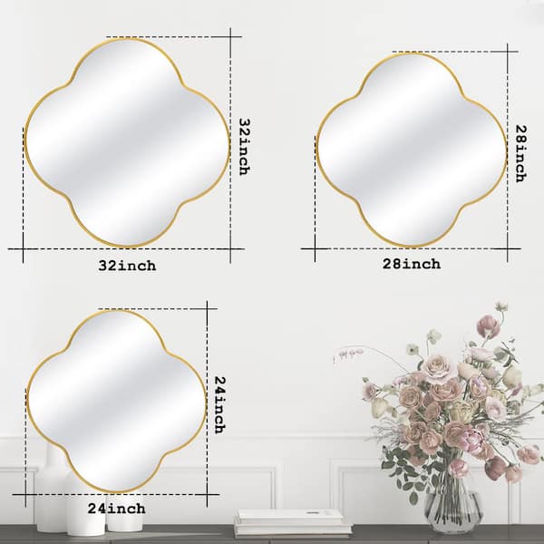 Hochwertiges 28 in. W x 28 in. H Scalloped Gold Aluminum