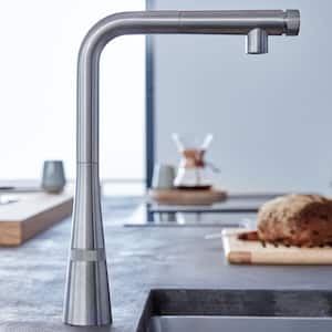 Zedra Smartcontrol Single-Handle Pull-Out Sprayer Kitchen Faucet in SuperSteel Infinity