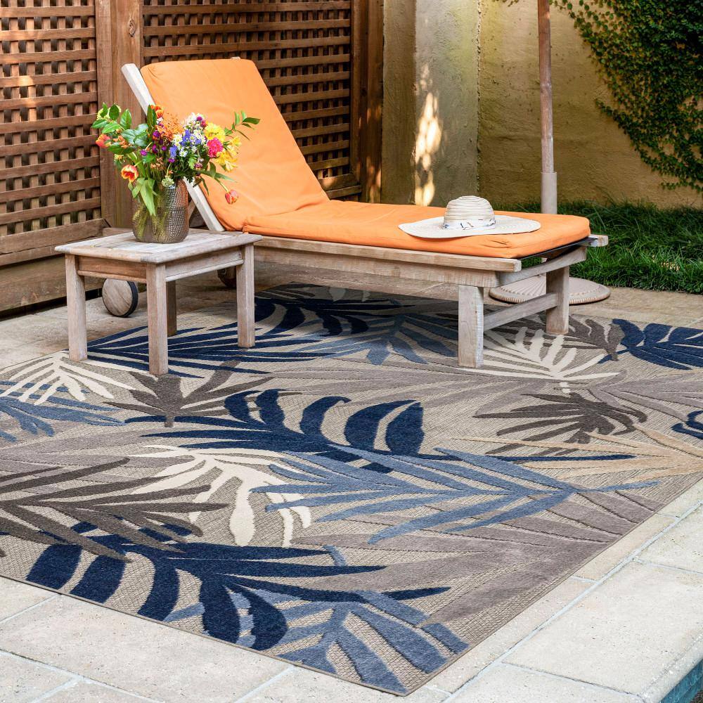Oasis Blue and Gray Floral 8' x 10' Synthetic Indoor/Outdoor Rug