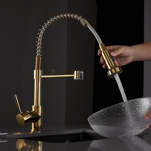 Single Handle Pull Down Sprayer Kitchen Faucet with Advanced Spray in Brushed Gold