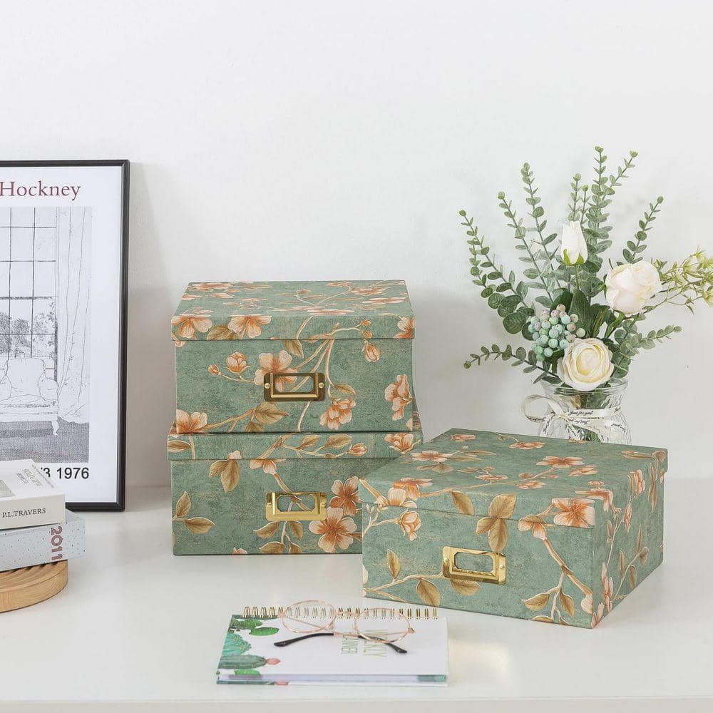 green-decorative-boxes-