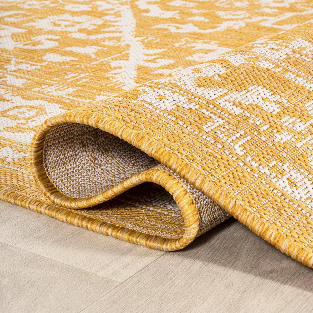 Medallion Mirage 5' Square Gray and Cream Boho-Chic Synthetic Rug