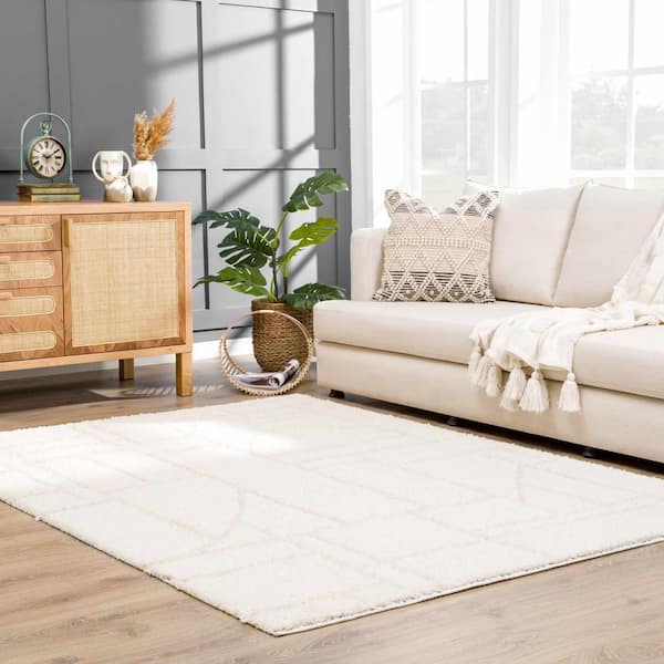 Andia 5 ft. X 7 ft. Cream, White Area Rug