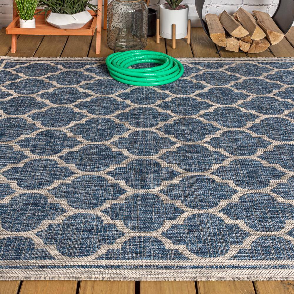 Navy and Gray 4' x 6' Synthetic Trellis Area Rug