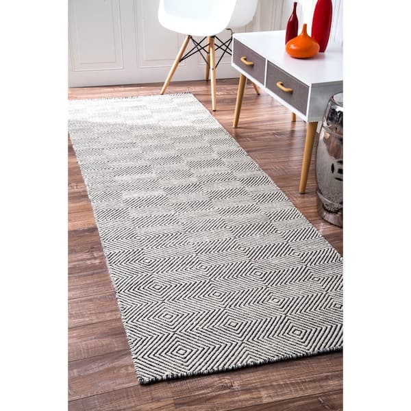 Agoja Contemporary Diamonds Ivory 2 ft. 6 in. x 10 ft. Indoor Runner Rug