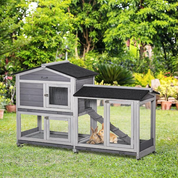 New in good box Outdoor Rabbit Hutch with Runs