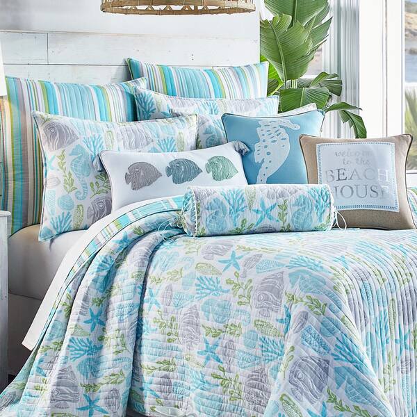 LAGUNA BEACH COLLECTION SHELL GARDEN PILLOW / AQUA