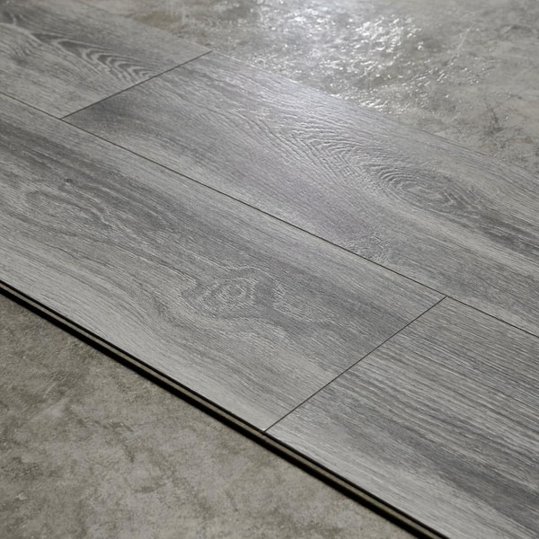 TrafficMaster - Silverton Oak 8 mm T x 7.5 in. W Water Resistant Laminate Wood Flooring (23.7 sqft/case)