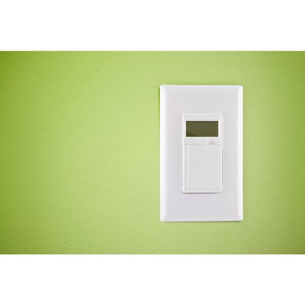 Defiant - 15 Amp 7-Day In-Wall Digital CFL-LED Compatible Timer