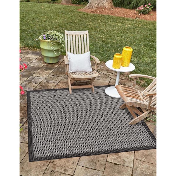 Outdoor Checkered Gray 6' 0 x 6' 0 Square Rug
