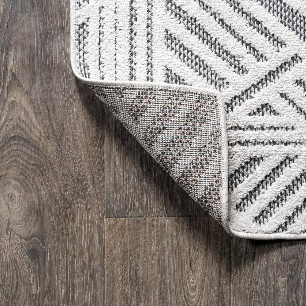 Jordan Ivory Geometric Synthetic 3'x5' Indoor/Outdoor Rug