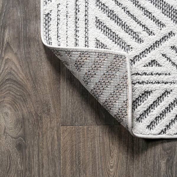 JONATHAN Y Jordan High-Low Pile Art Deco Geometric White