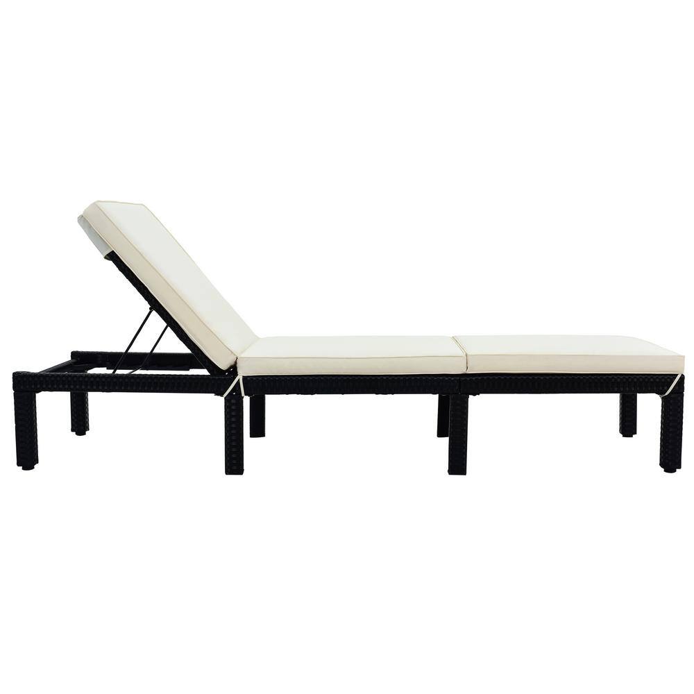 Patio Furniture PE Rattan Wicker Outdoor Chaise Lounge Chair with Beige Cus