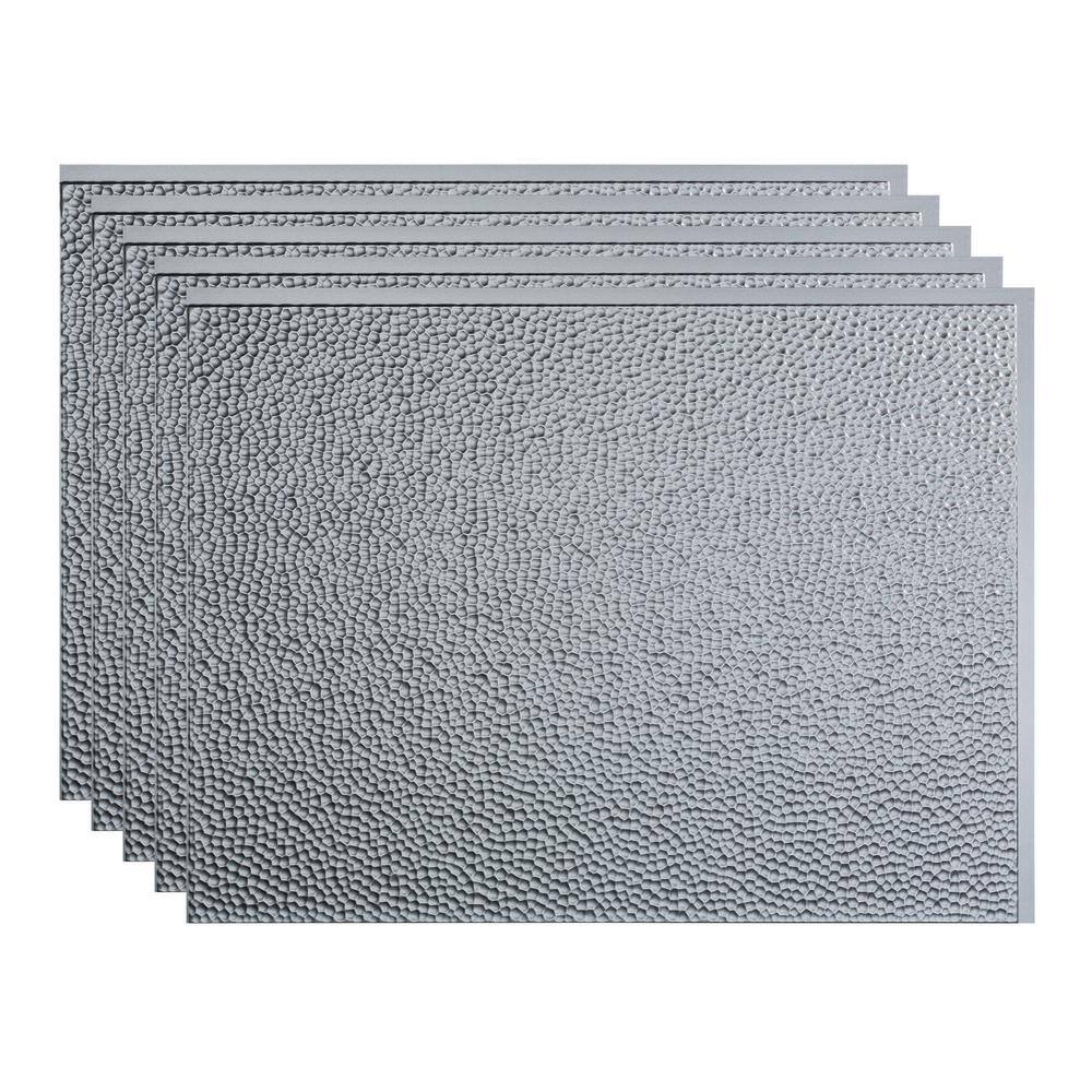 Fasade Hammered 18.25 in. x 24.25 in. Vinyl Backsplash Panel in Argent ...