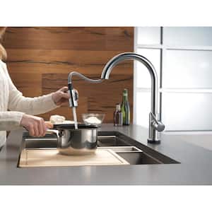 Trinsic Touch2O Single-Handle Pull-Down Sprayer Kitchen Faucet (Google Assistant, Alexa Compatible) in Arctic Stainless