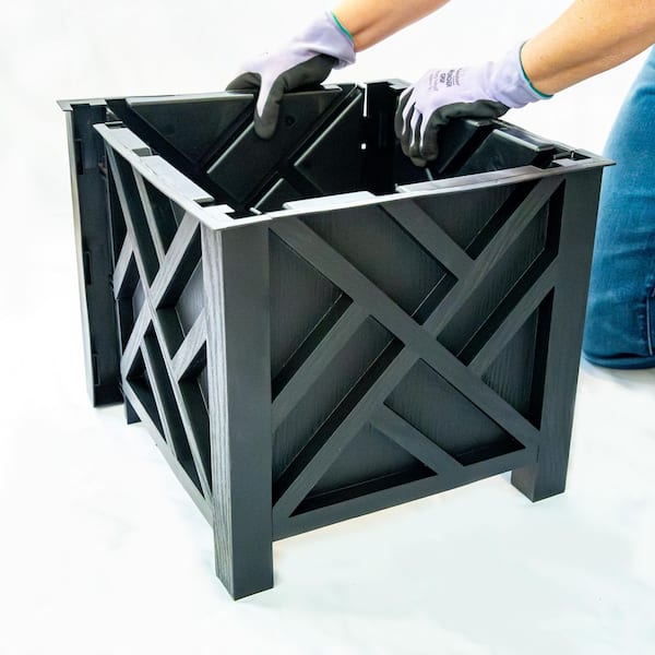 Vigoro Hettie Large Black Square Plastic Planter with Drainage