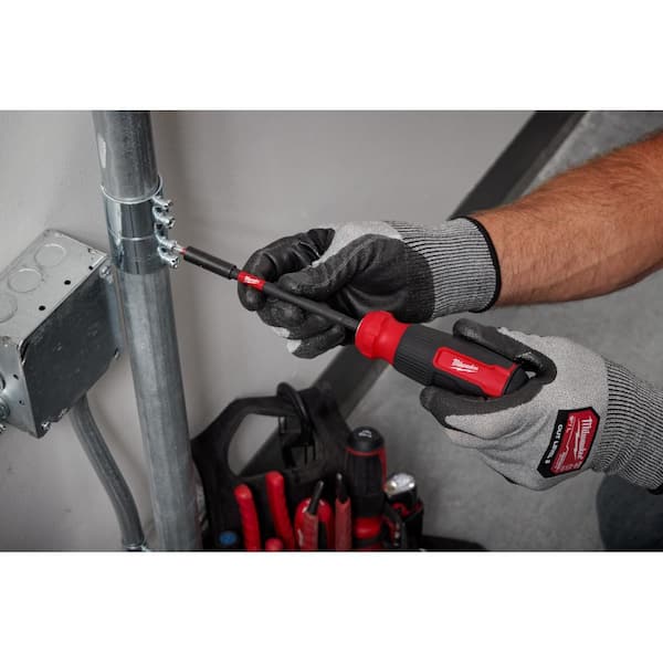 Milwaukee - 14-in-1 Multi-Bit Screwdriver with SHOCKWAVE Impact Duty Bits