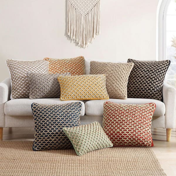boho-living-throw-pillows-ymo006946-d4_600.jpg