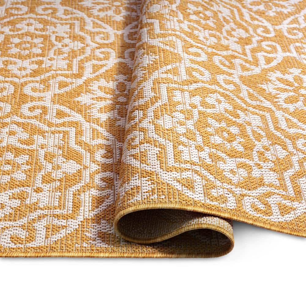 Yellow and White Geometric Synthetic 6' x 9' Rectangular Rug