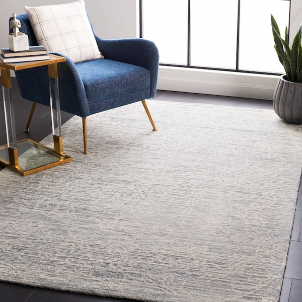 Roslyn 3 ft. x 5 ft. Light Gray/Ivory Distressed Ornate Area Rug