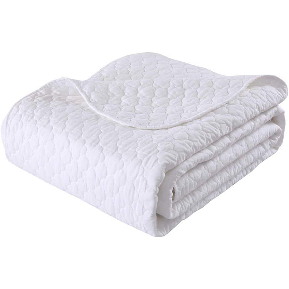 White Cotton Queen Size Scallop Quilted Bedspread Set