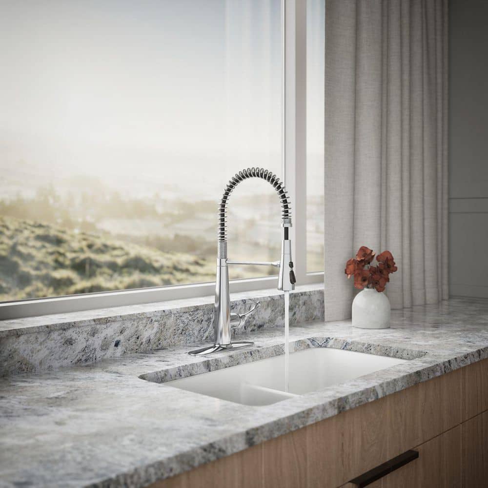 Polished Chrome Semi-Professional Kitchen Faucet with Pull-Out Spray