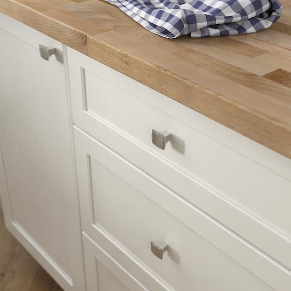 Step Edge 1-1/4 in. (32 mm) Classic Satin Nickel Cabinet Knob