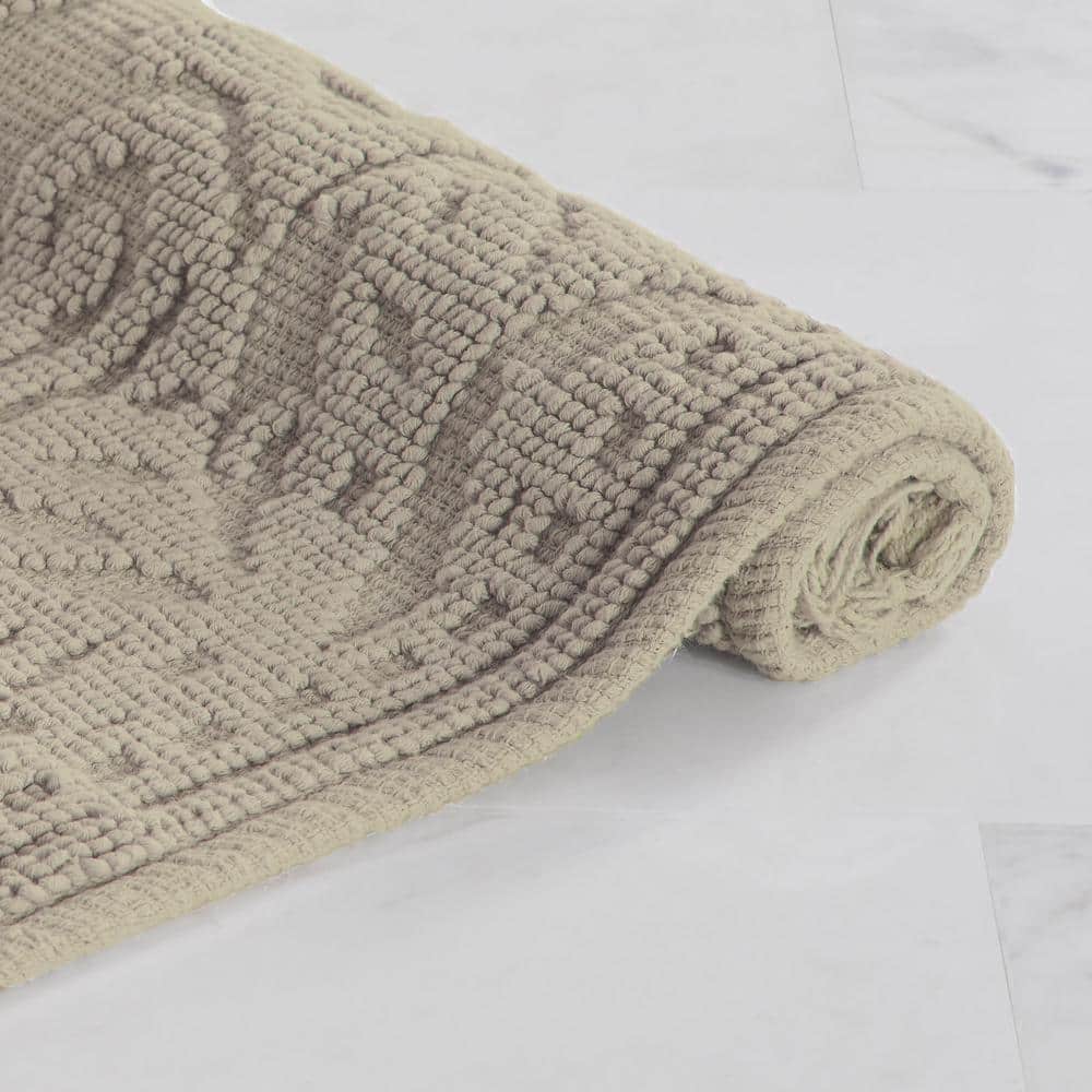 Linen Luxury Cotton Fringe 27" x 45" Bath Rug