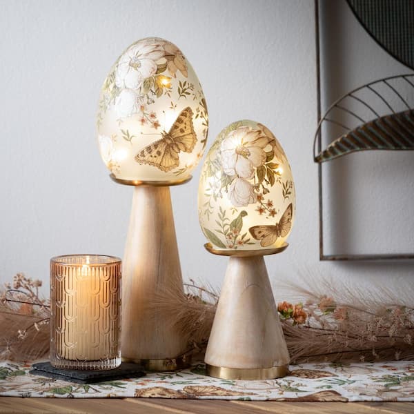 SULLIVANS 6 in. and 9 in. Gold Tapered Pyramid Pedestals (Set of 2)