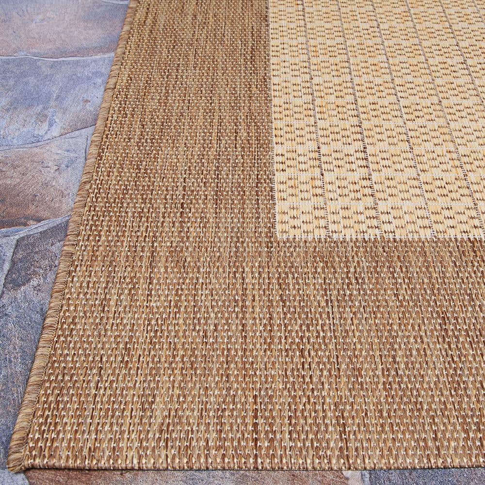 Recife Checkered Field 7'6" Round Indoor/Outdoor Rug in Natural-Cocoa