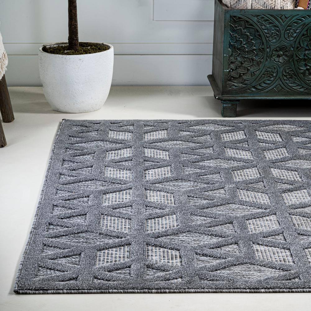Dark Gray Geometric Rectangular Indoor/Outdoor Rug