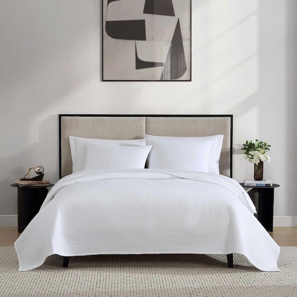 Voile Solid 3 Piece White Cotton Queen Quilt Set
