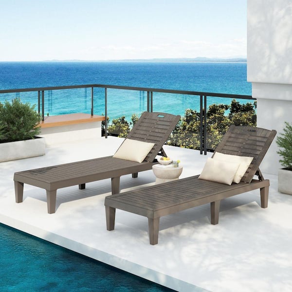 2-Piece Light Brown Outdoor Chaise Lounges Resin Pool Lounge
