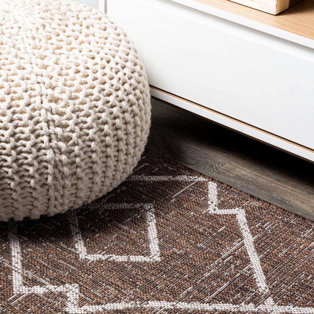Brown and Beige Diamond Trellis Indoor/Outdoor Runner Rug