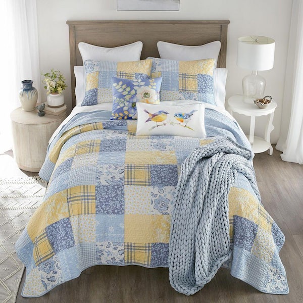 Spring Flowers 3-Piece Blue and Yellow Cotton Pieced King Quilt Set