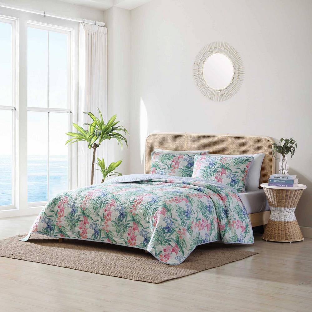 Twin Blue Cotton Reversible Quilt Set with Botanical Pattern