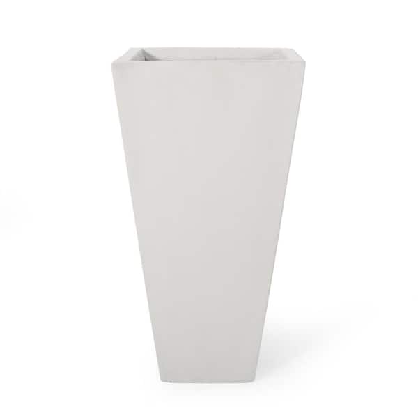 CHRISTOPHER KNIGHT HOME Fardeen 24.75 in. Tall Small Matte White Concrete Outdoor Patio Planter