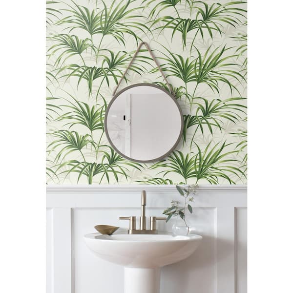 Tropical Palm Leaf Green and Off-White Vinyl Peelable Roll (Covers 30.75 sq. ft.)