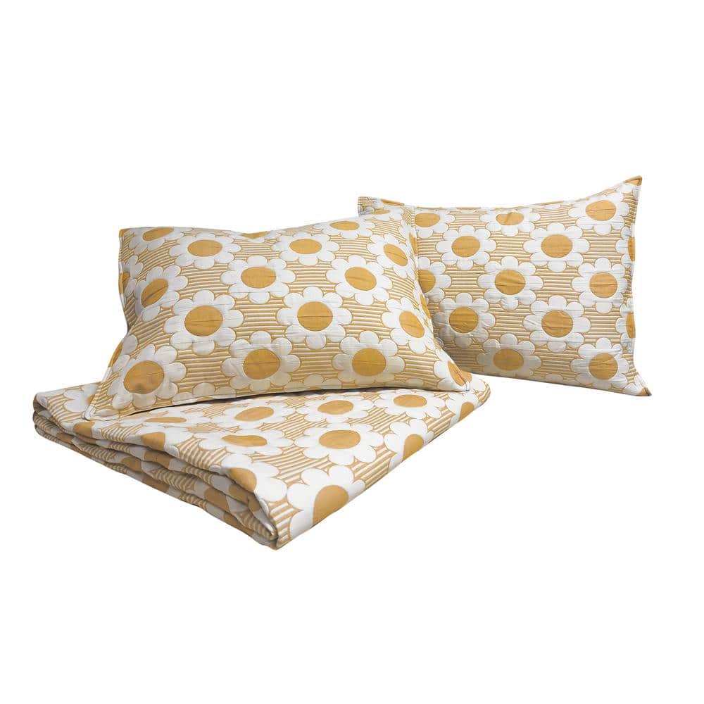 King Size White and Yellow Reversible Jacquard Quilt Set